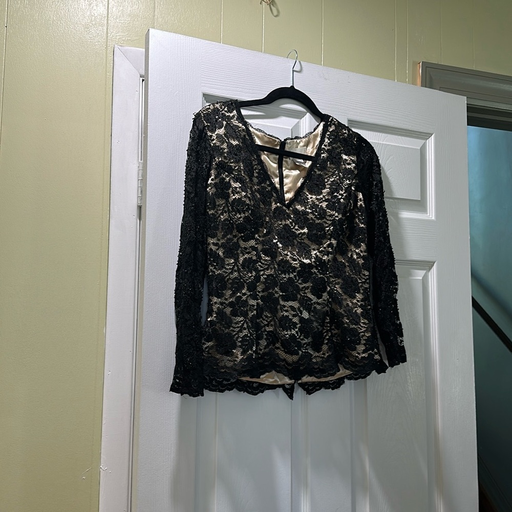 Beautiful top Cassandra stone